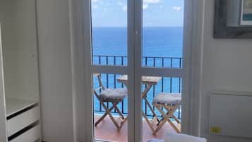Habitación doble Deluxe, vista al mar (Sol) | Camas con pillow-top, wifi gratis y ropa de cama