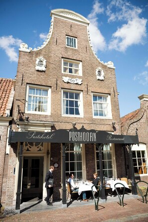 Front of property - Suitehotel Posthoorn (Monnickendam)