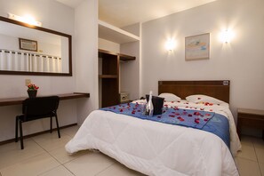 Suite (Double) | Minibar, escritorio, insonorización y wifi gratis 