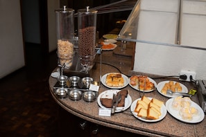 Frühstück, Mittagessen und Abendessen