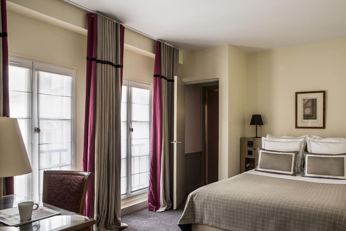 Literie de qualité, coffre-fort, bureau, accÚs au Wi-Fi (inclus)