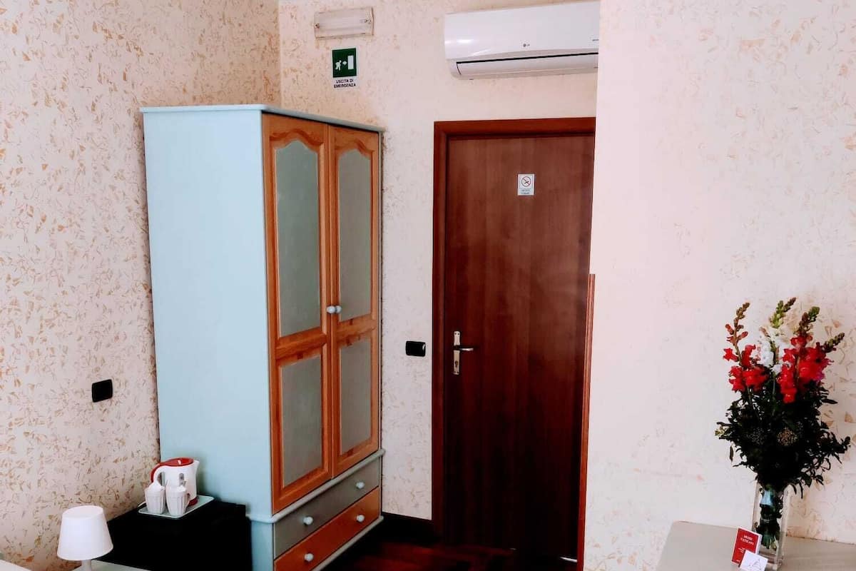Camera tripla | Una cassaforte in camera, letti aggiuntivi (a pagamento), Wi-Fi gratuito