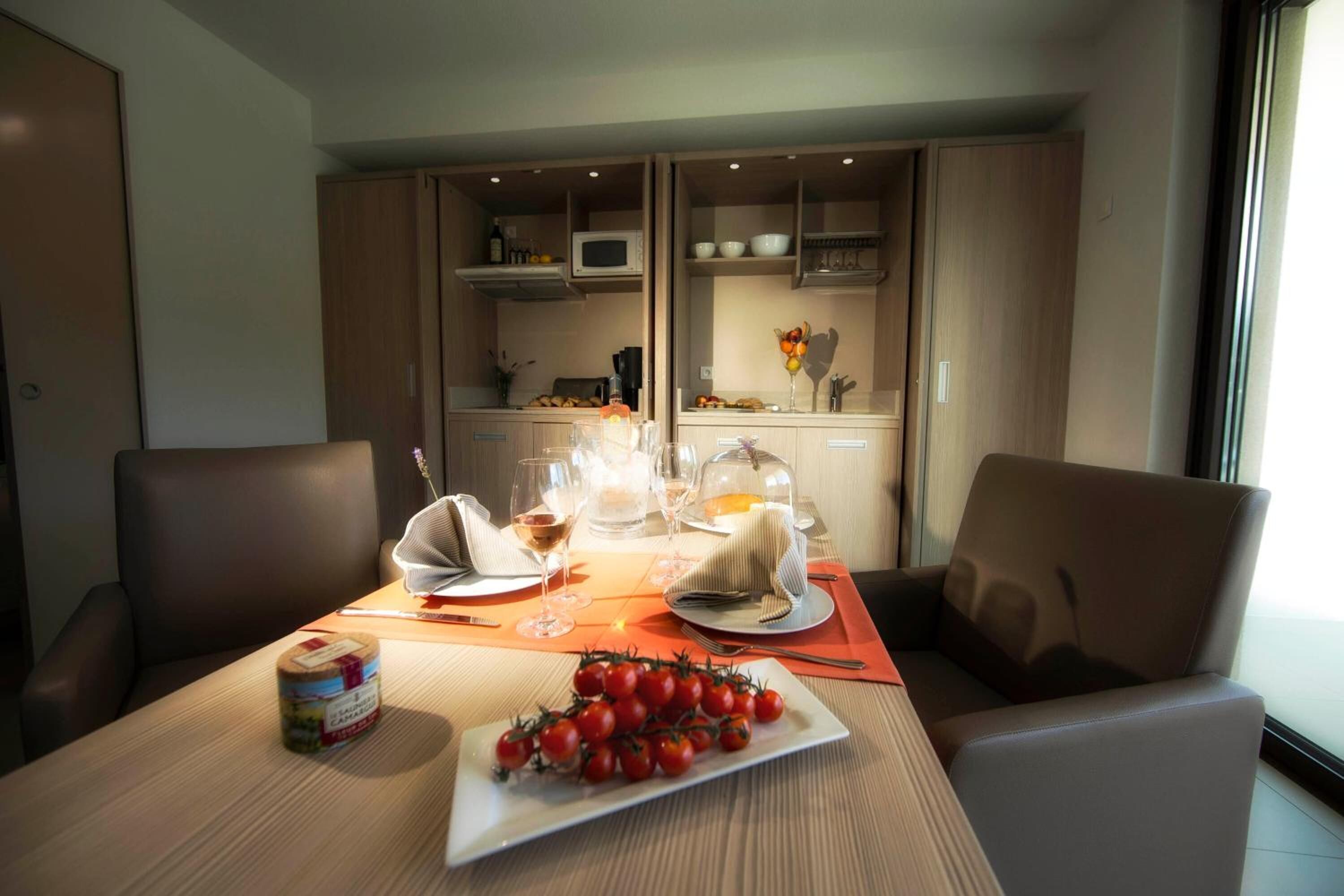 premium apartment, 2 bedrooms | private kitchen | fridge, microwave, dishwasher, coffee/tea maker