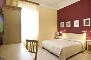 Double or Twin Standard | In-room safe, desk, blackout drapes, soundproofing - Hotel Genzianella (Florence)