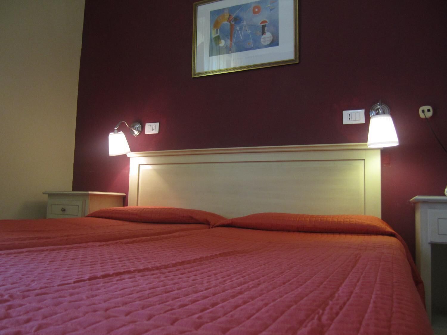 Coffres-forts dans les chambres, bureau, rideaux occultants