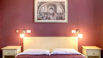 Caja de seguridad en la habitación, escritorio y cortinas blackout