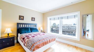 Apartment, 1 Bedroom | Iron/ironing board, free WiFi, bed sheets