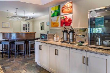 Free daily buffet breakfast