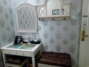 Economy Double Room, No Windows | Minibar, in-room safe, laptop workspace, iron/ironing board - Jayleen 1918 Hotel (Singapore)