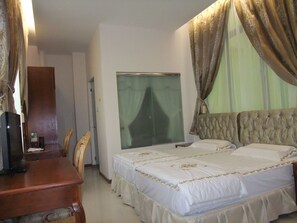 Superior Double Room | Minibar, in-room safe, laptop workspace, iron/ironing board