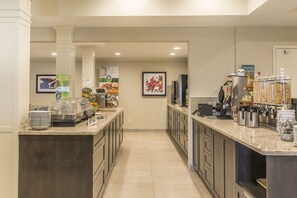 Dining - Quality Inn & Suites Amsterdam (Fredericton)