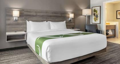 Quality Inn & Suites Amsterdam