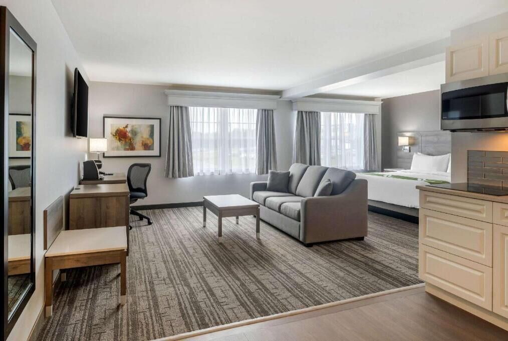 Ropa de cama de alta calidad, minibar, caja fuerte y escritorio
