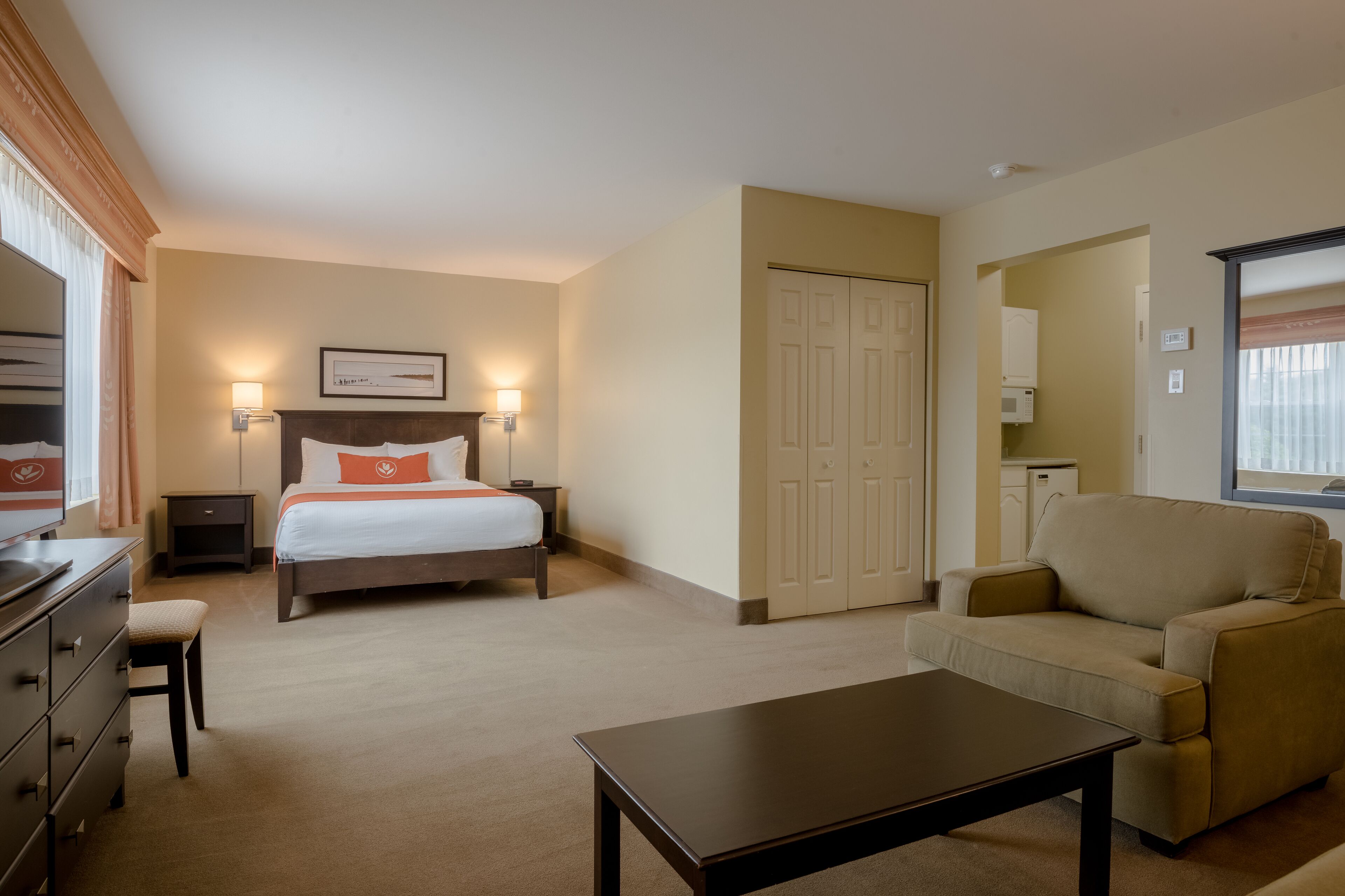 premium bedding, individually decorated, individually furnished, desk