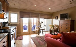 The Seashell Suite | Living room | 32-inch TV with cable channels, DVD player - Sands by the Sea Motel (York Beach)