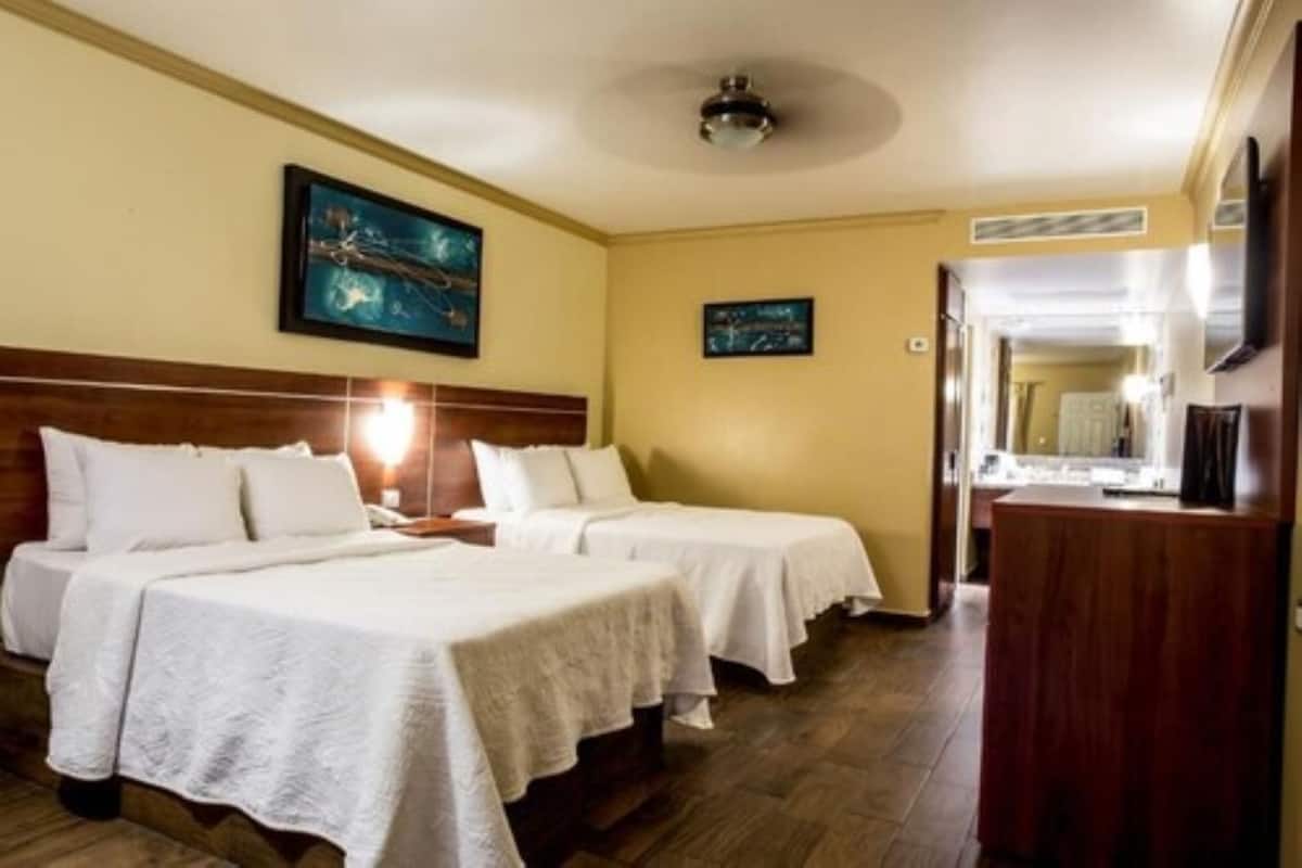Double Room | In-room safe, desk, iron/ironing board, free WiFi
