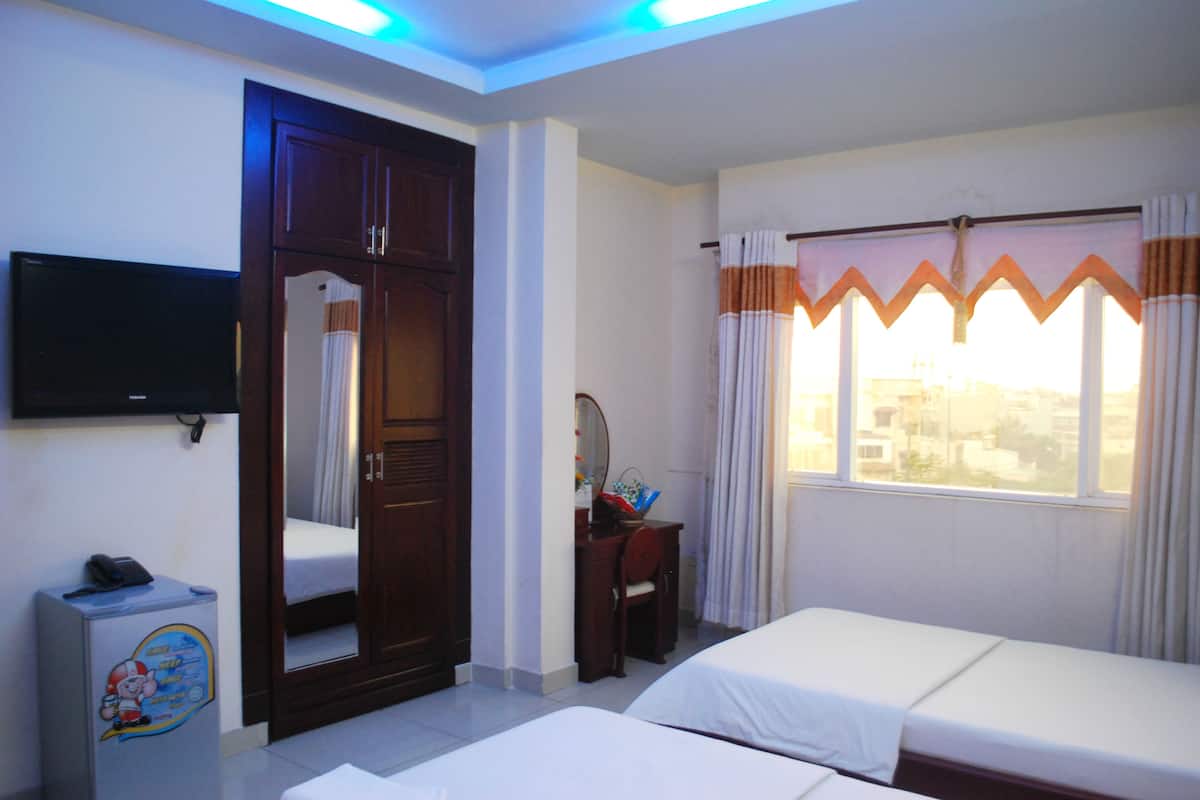 Deluxe Twin City View | In-room safe, desk, blackout curtains, free WiFi