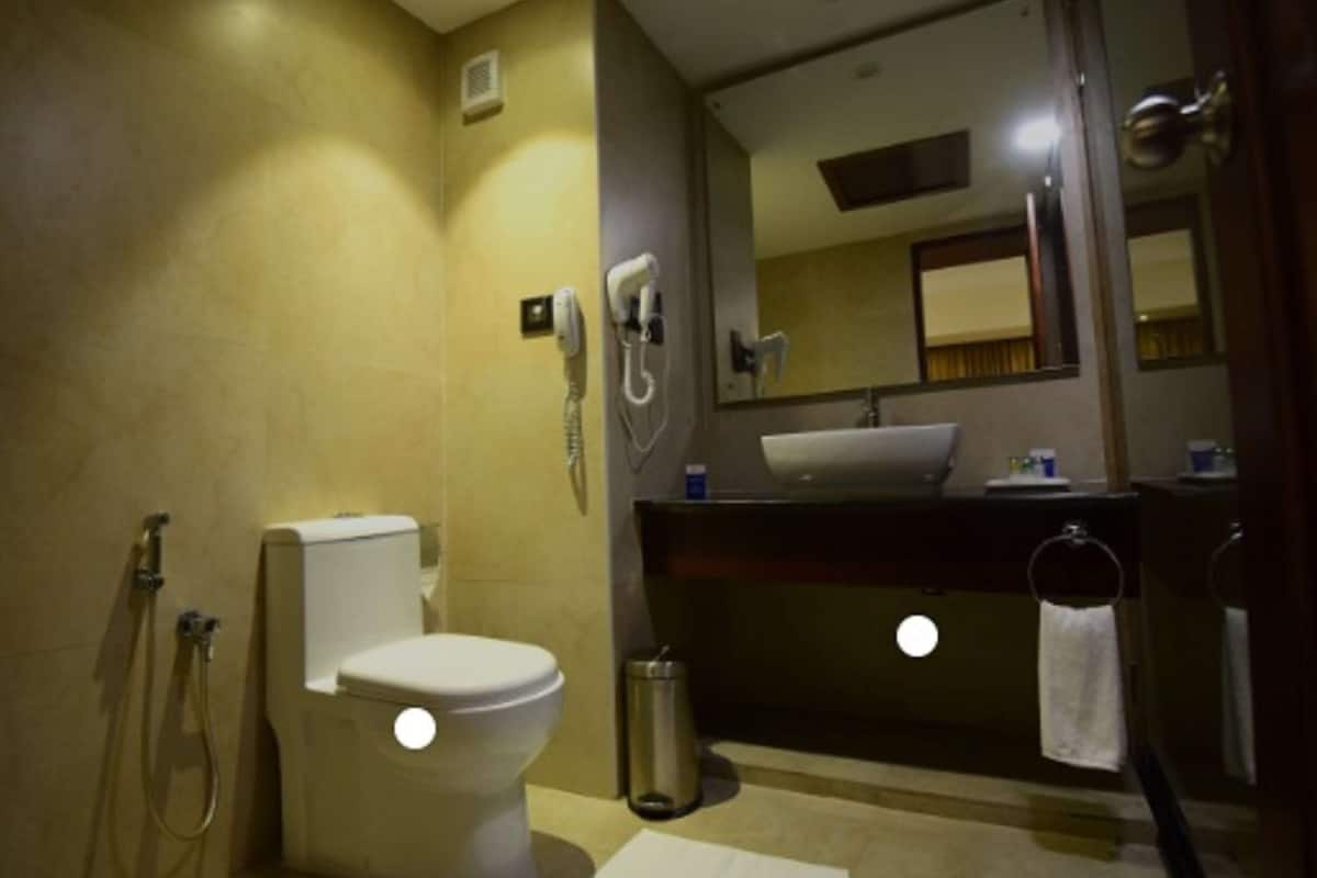 Club-Zimmer, 1 Doppelbett | Hochwertige Bettwaren, Minibar, Zimmersafe, Schreibtisch