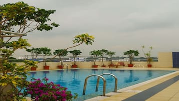 Indoor pool, pool loungers