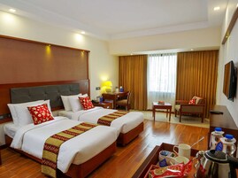 Club Room, 2 Twin Beds | Premium bedding, minibar, in-room safe, desk