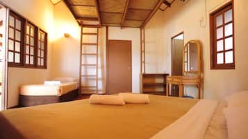 Ocean Front Master Room | Bureau, Wi-Fi gratuit, draps fournis