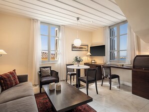 Suite Executive Sea View | 1 phòng ngủ, bộ đồ giường cao cấp, minibar, két bảo mật tại phòng 