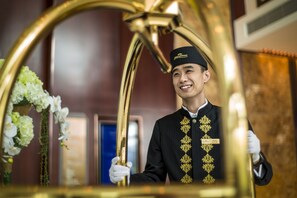 Concierge desk