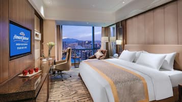Minibar, in-room safe, desk, soundproofing