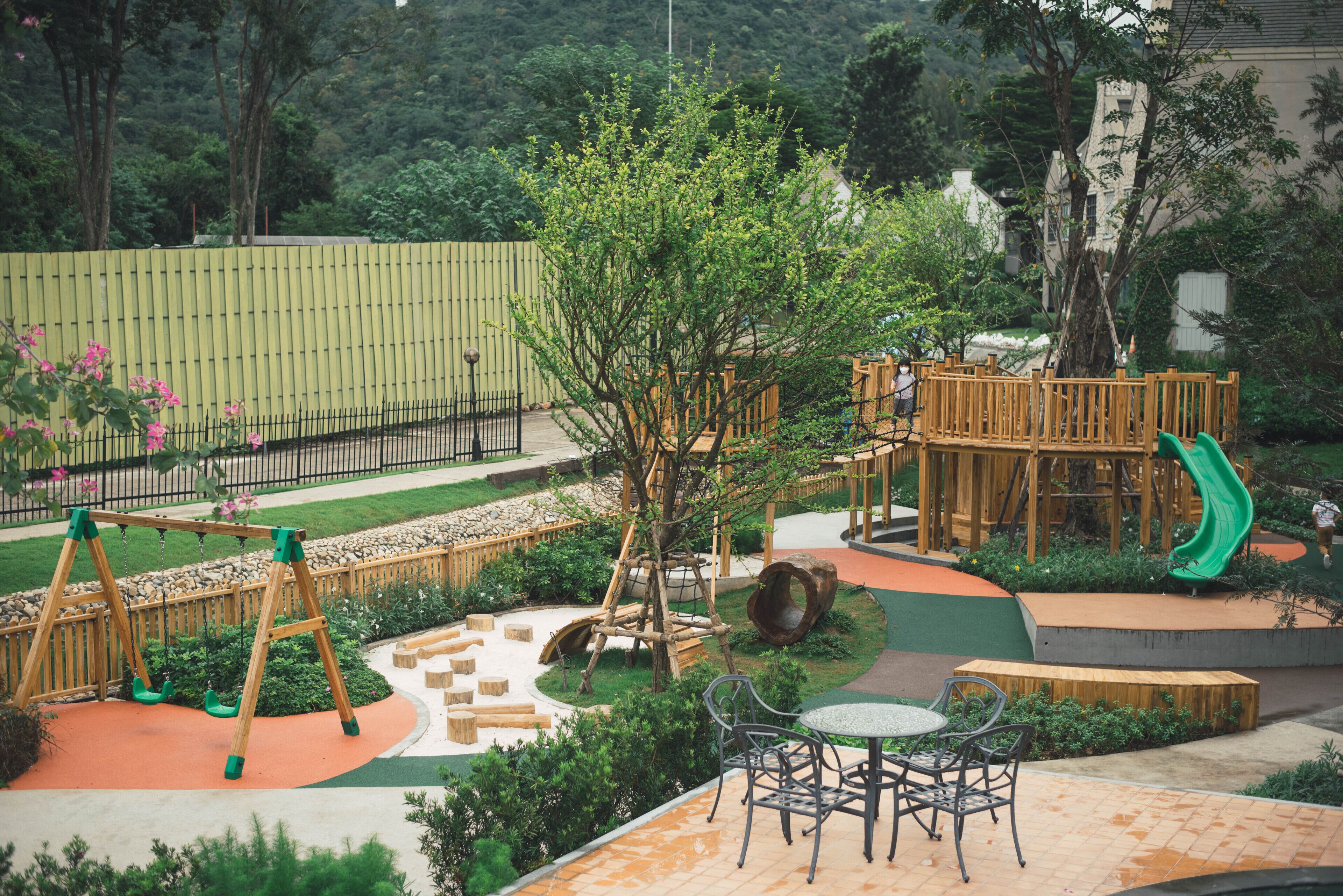 children’s play area – outdoor