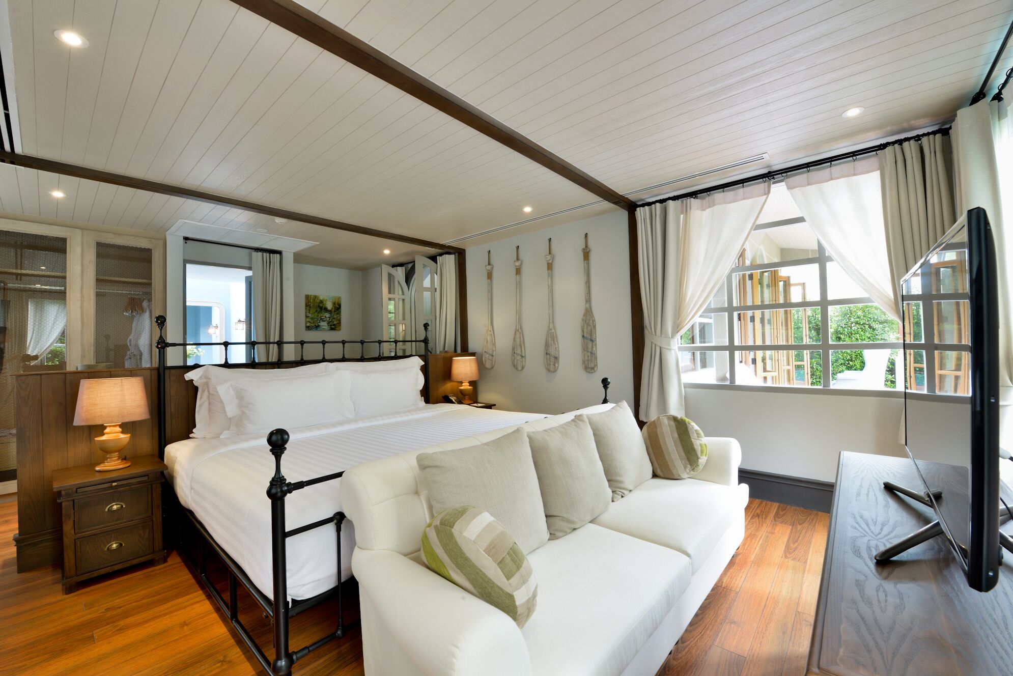 Duplex Pool Villa | 高档床上用品、迷你吧（备有免费物品）、客房内保险箱、办公桌