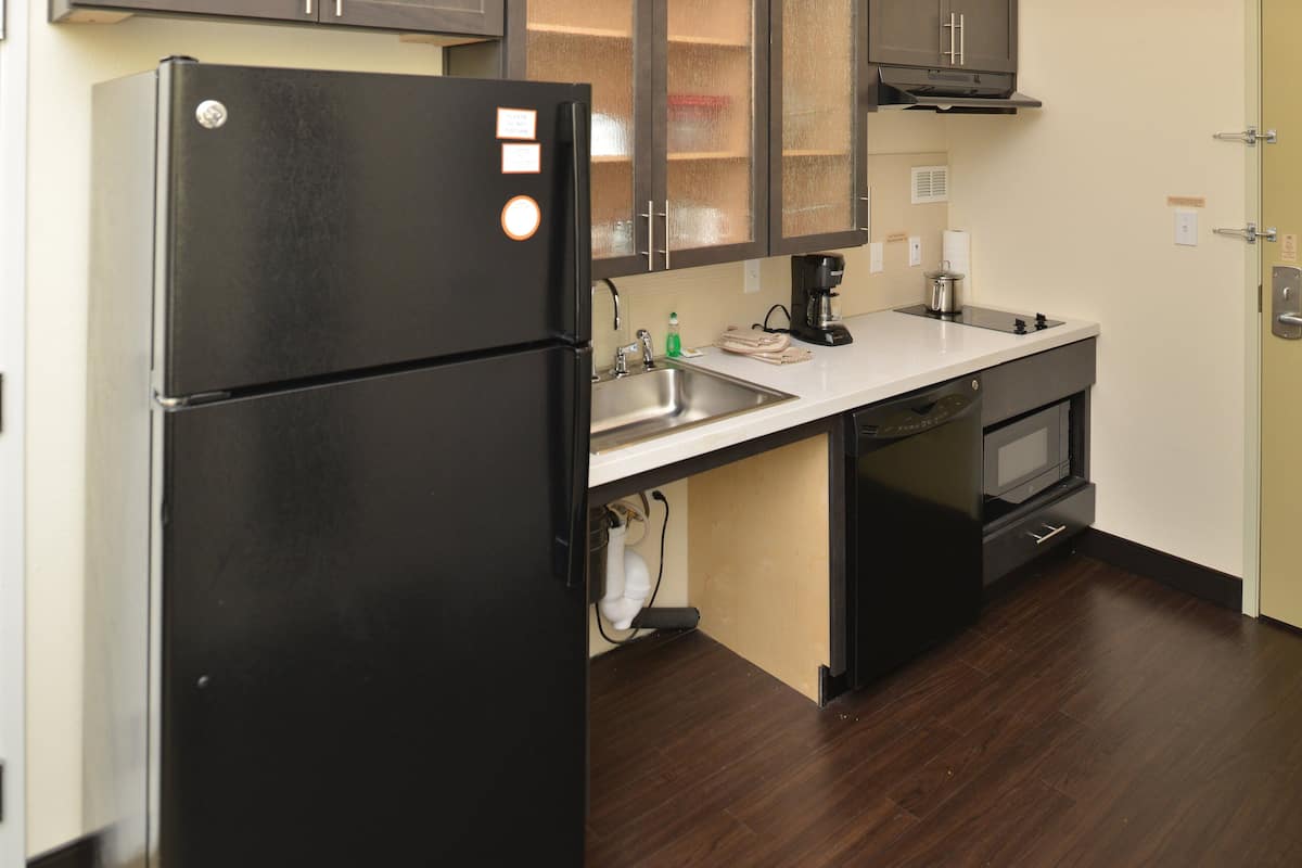 1 bedroom, in-room safe, desk, blackout curtains