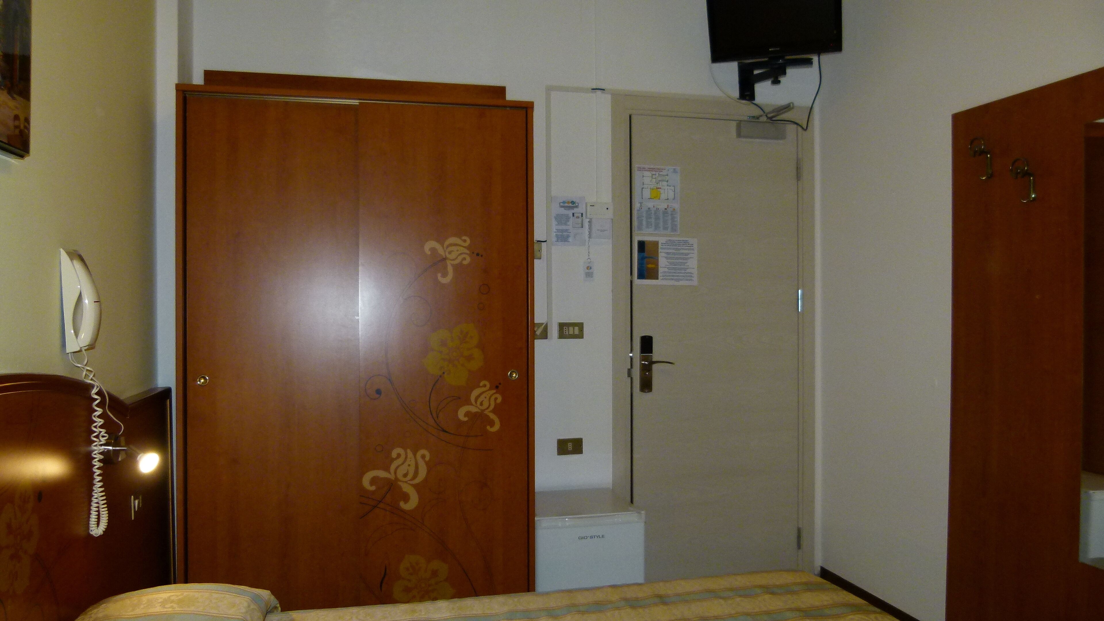 minibar, in-room safe, individually decorated, individually furnished