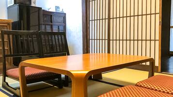 2 habitaciones, edredón, escritorio y wifi gratis