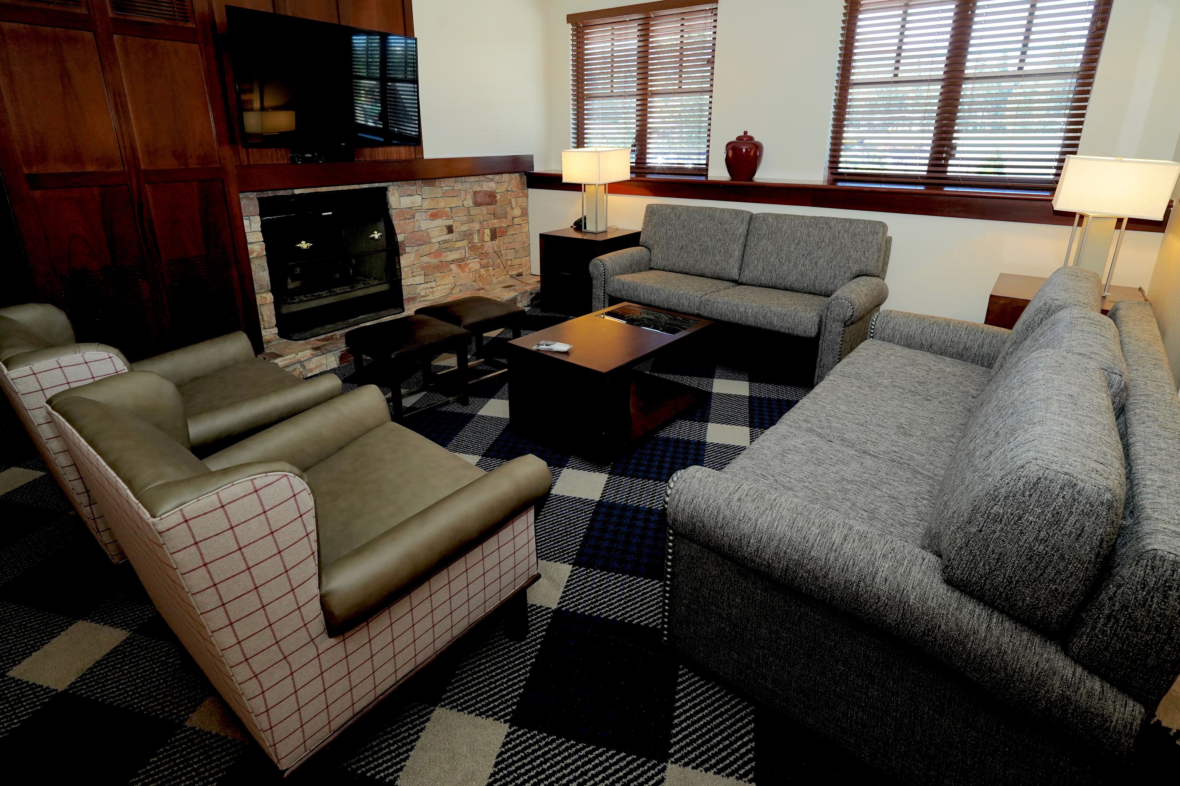 penthouse, 2 bedrooms, 3 bathrooms, kitchen | living room | flat-screen tv, dvd player