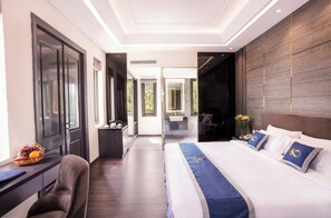 Premium Room | 1 bedroom, minibar, desk, laptop workspace