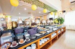 Free daily breakfast - Beachfront Hotel (Ho Chi Minh City)