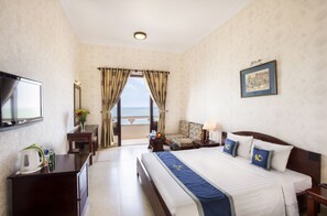 Minibar, desk, laptop workspace, free WiFi - Beachfront Hotel (Ho Chi Minh City)