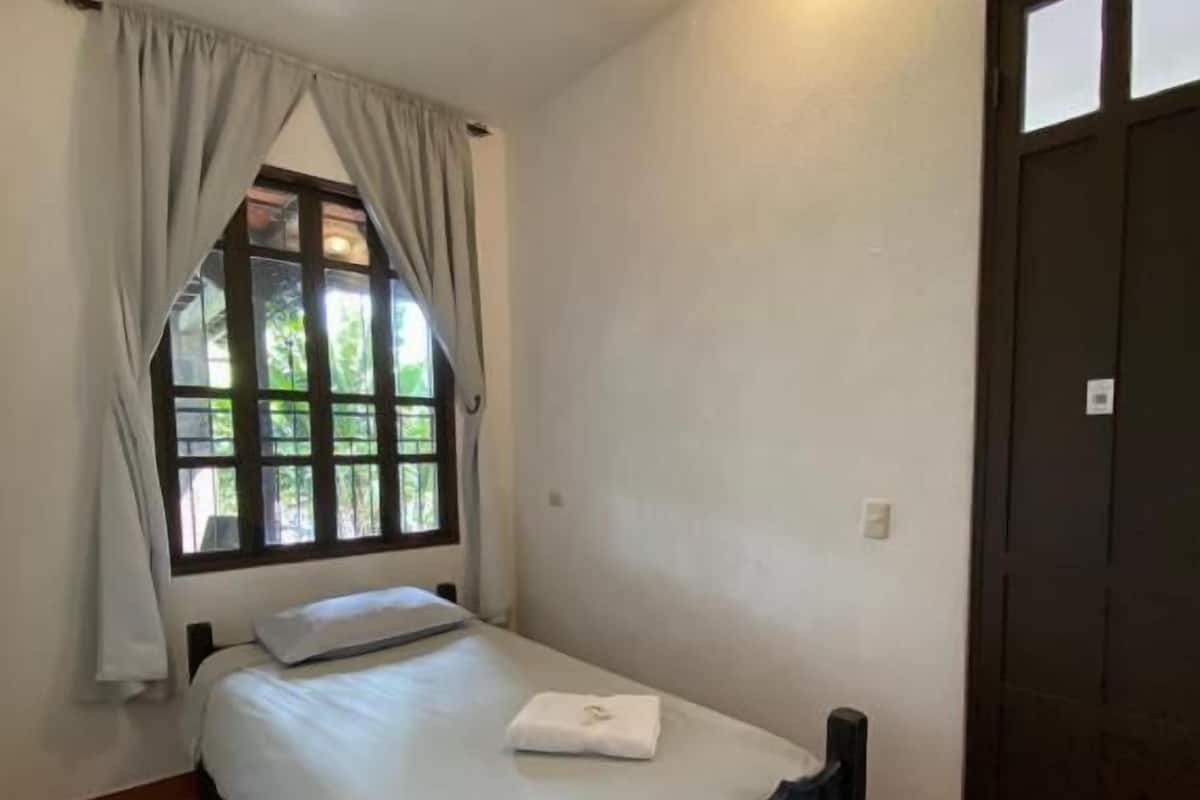 Basic Single Room | Wi-fi percuma