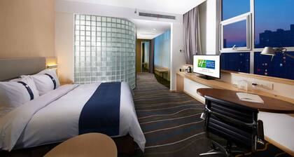 Holiday Inn Express Luoyang City Center by IHG