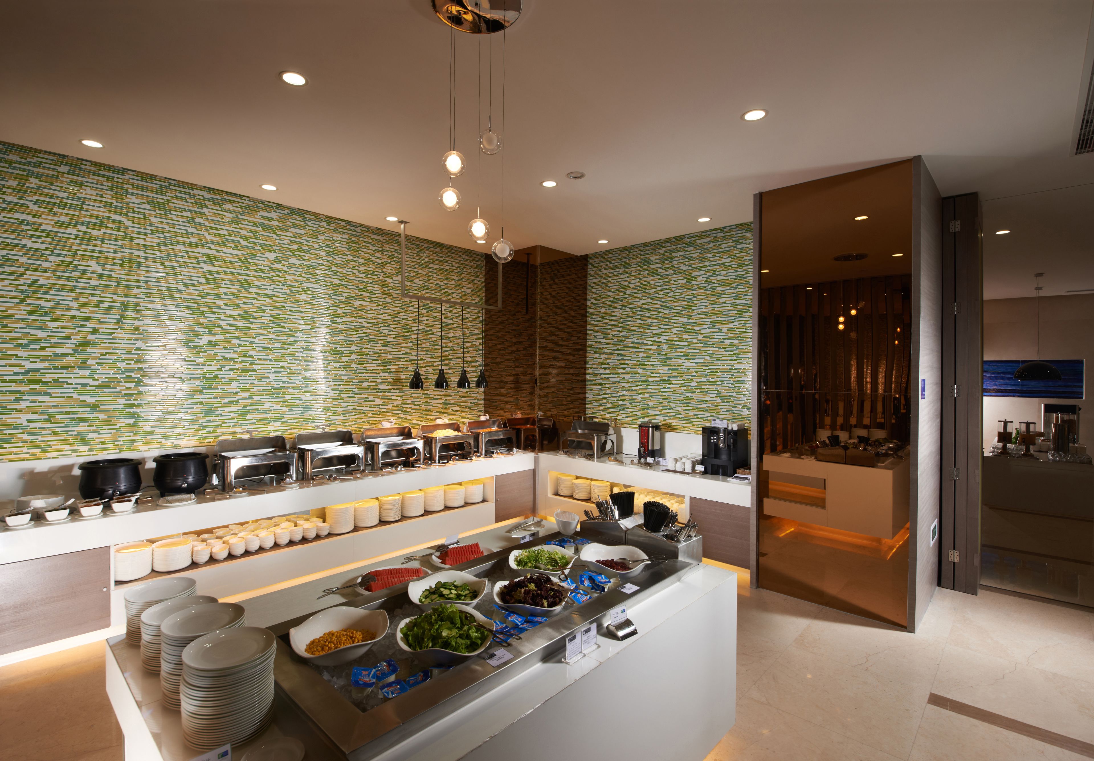 Bao gồm bữa sáng buffet hàng ngày 