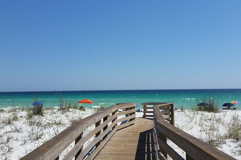 Wavecrest Lodge