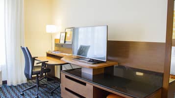 Caja de seguridad en la habitación y escritorio