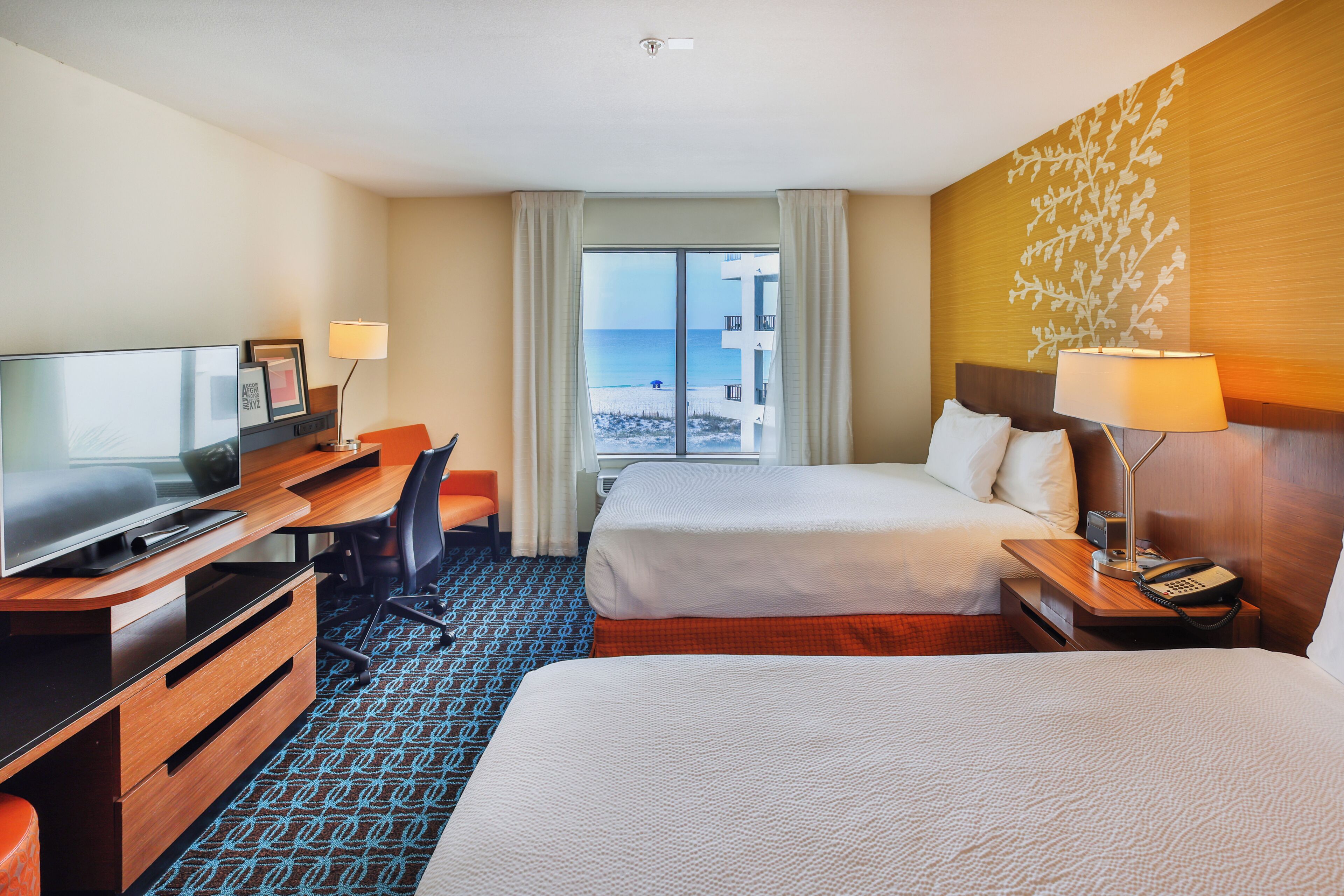 Quarto standard, 2 camas Queen, vista para o oceano | Cofres nos quartos, escrivaninha, ferros/tábuas de passar roupa