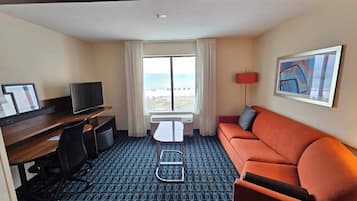 Safe på rommet, skrivebord, strykejern/-brett og wi-fi (inkludert)