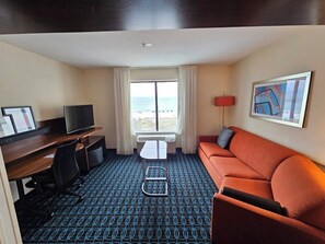 In-room safe, desk, iron/ironing board, free WiFi - Wavecrest Lodge (Fort Walton Beach)