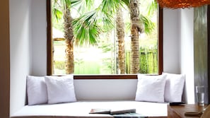 Deluxe Twin - Free Tea Time | Living area - Mangosteen Ubud by Premier Hospitality Asia (Ubud)