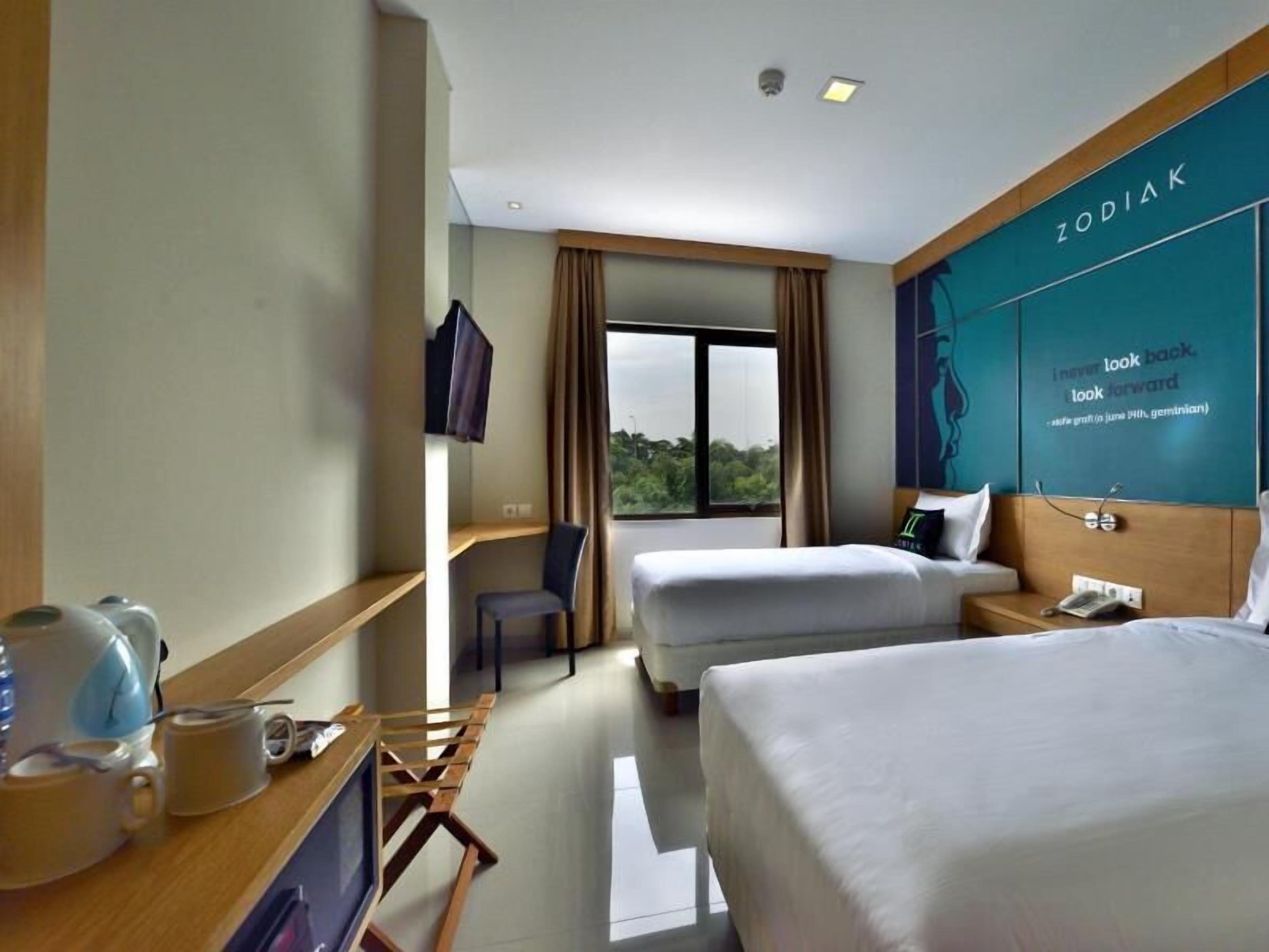 Cofres nos quartos, escrivaninha, Wi-Fi de cortesia, roupa de cama
