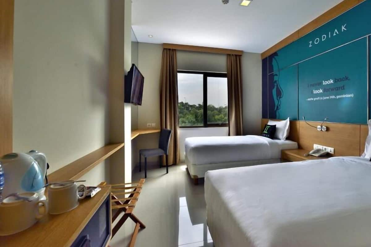 Cofres nos quartos, escrivaninha, Wi-Fi de cortesia, roupa de cama