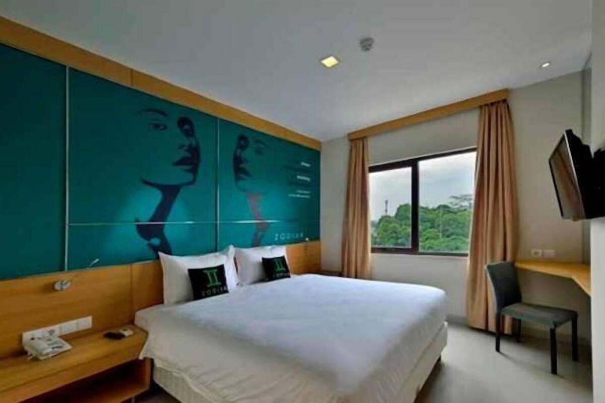 In-room safe, desk, free WiFi, bed sheets