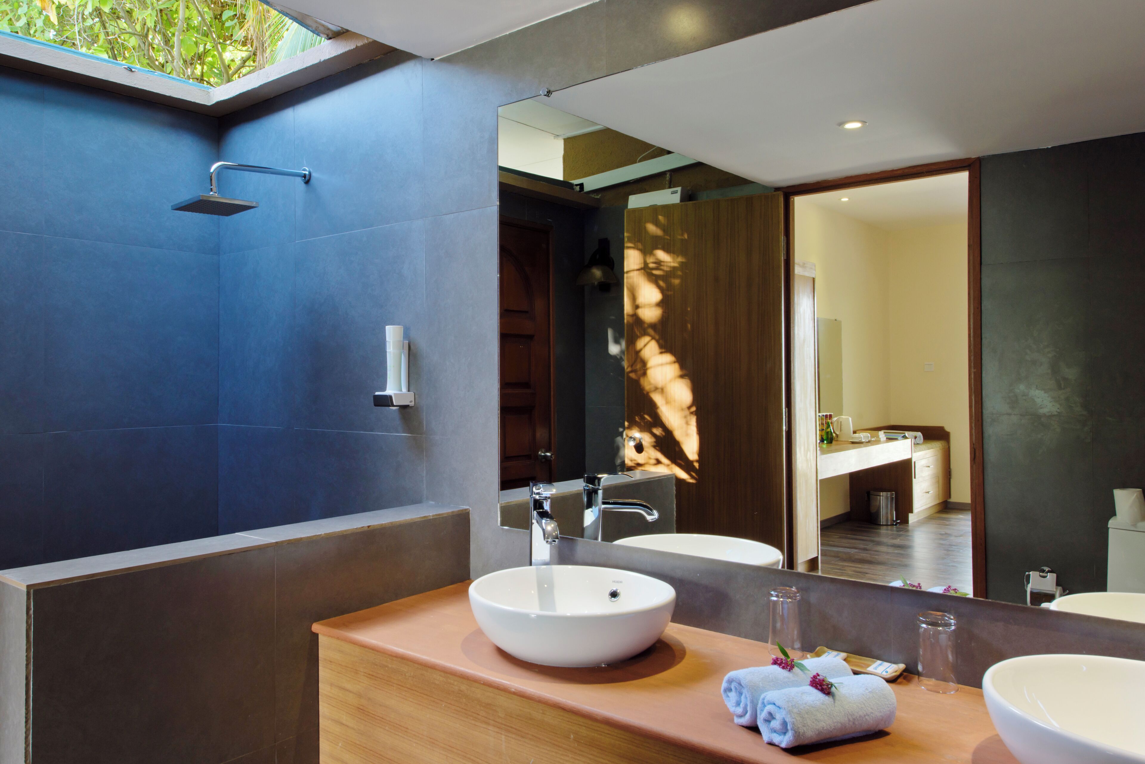deluxe beach villa | bathroom | free toiletries, hair dryer, bidet, towels